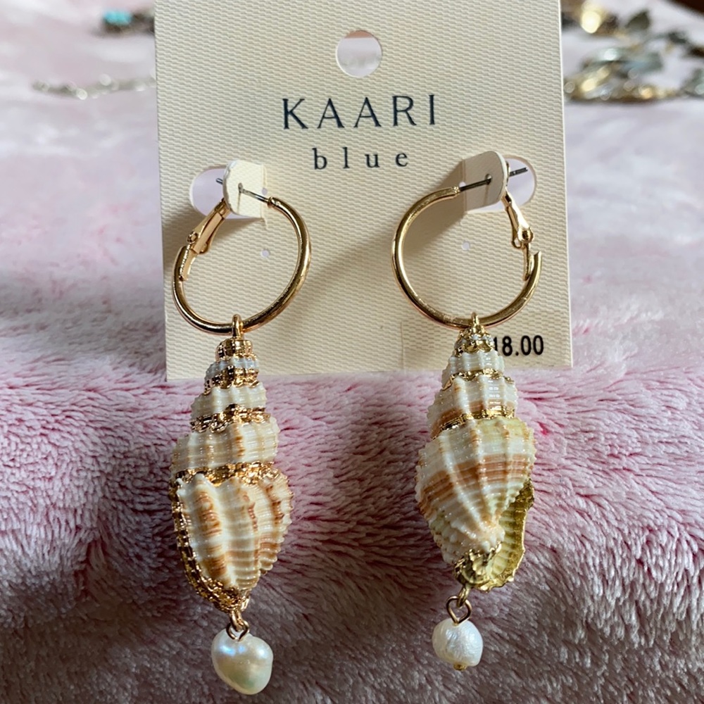 Kari blue seashell earrings